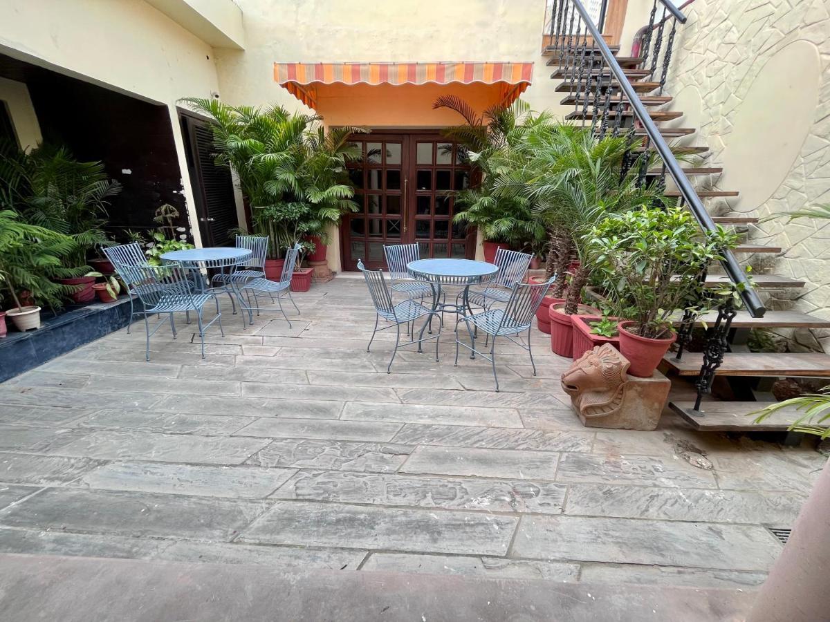 Ratnawali - A Vegetarian Heritage Hotel Jaipur Exterior photo