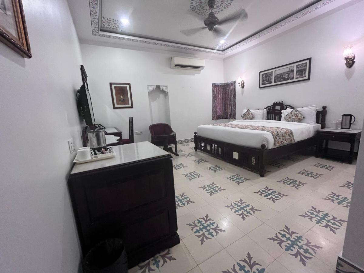 Ratnawali - A Vegetarian Heritage Hotel Jaipur Exterior photo
