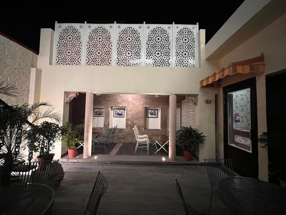 Ratnawali - A Vegetarian Heritage Hotel Jaipur Exterior photo